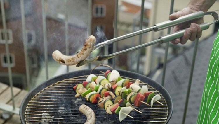 grillen-im-garten-und-auf-dem-balkon-artikel-min